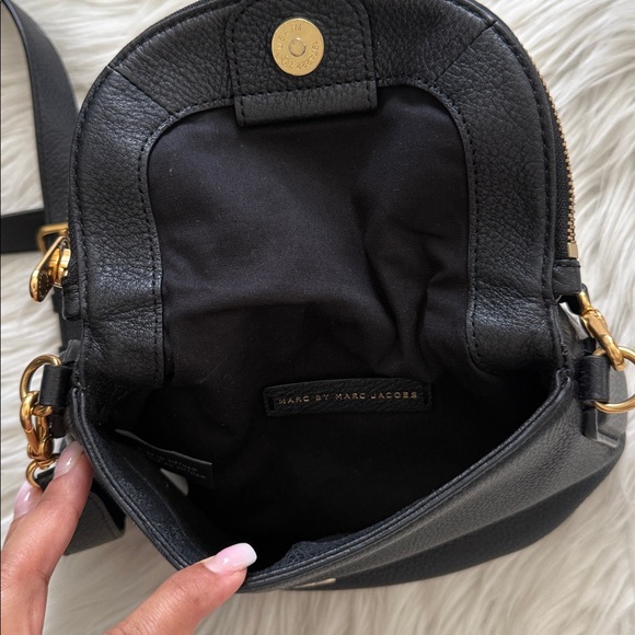 Marc by Marc Jacobs Natasha Black Leather Crossbody Bag - Picture 9 of 16
